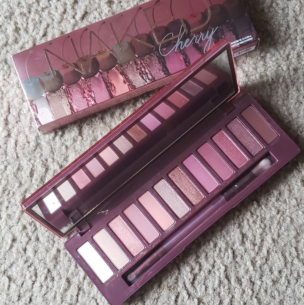Urban Decay Naked Cherry palette
